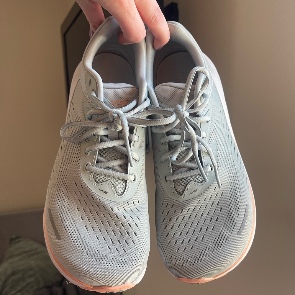 Altra Olympus 2 Running Shoe